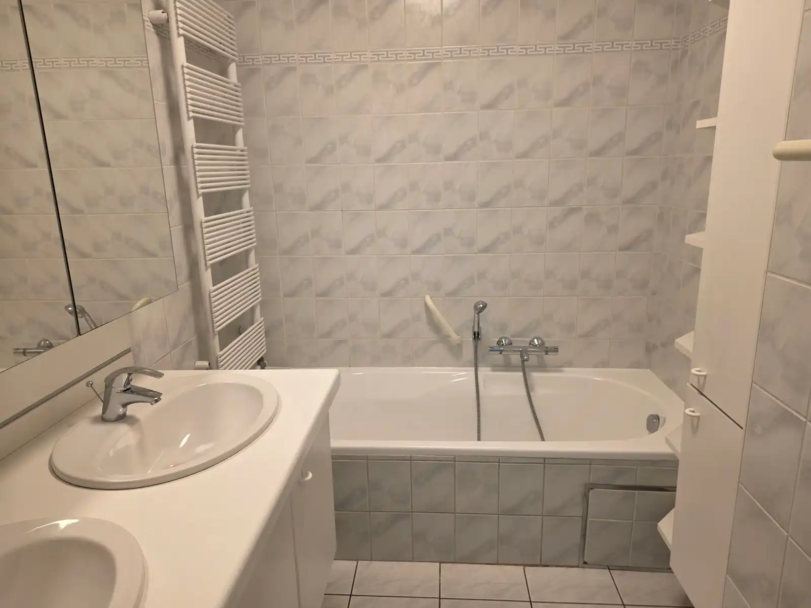Instapklaar appartement met dubbele garage op de Veemarkt!!! foto 15