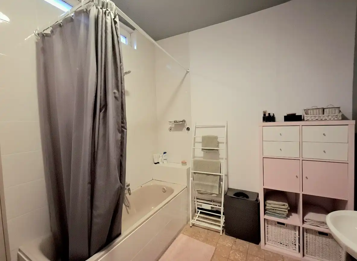 GEZELLIG CAFE MET RUIME WOONST TE HUUR OP TOPLOCATIE IN PITTEM foto 15