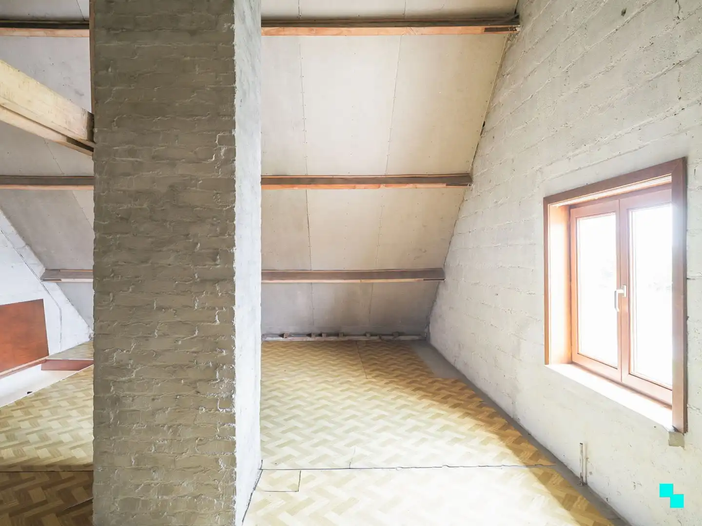 Ruime, te renoveren woning in het mooie Asper foto 22