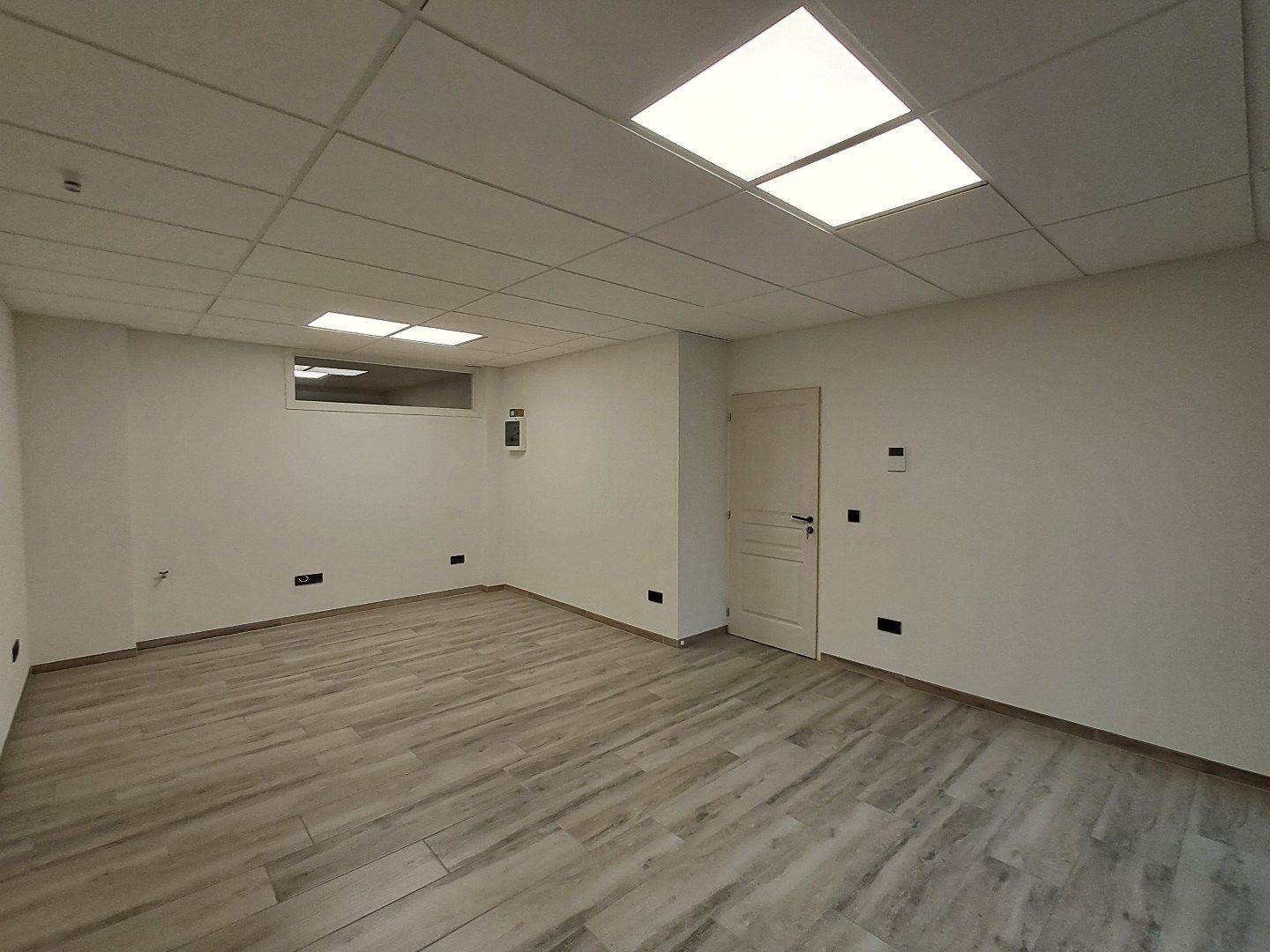 Instapklare polyvalente ruimte te Sijsele! foto 6