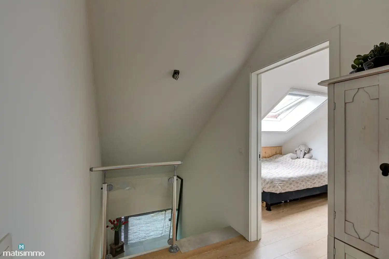 RIANT DUPLEXAPPARTEMENT MET 3 SLAAPKAMERS, TERRAS EN 2 AUTOSTAANPLAATSEN NABIJ HET CENTRUM VAN TONGEREN foto 21