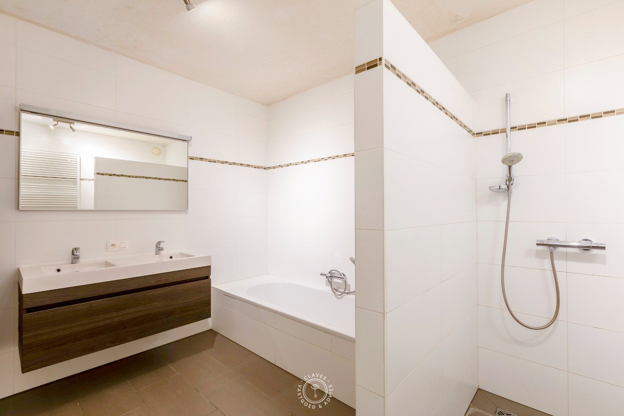 Recente halfopen bebouwing met B-label foto 18