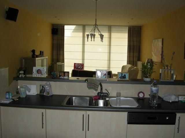 Ruim appartement met 2 slaapkamers gelegen op het gelijkvloers. foto 3