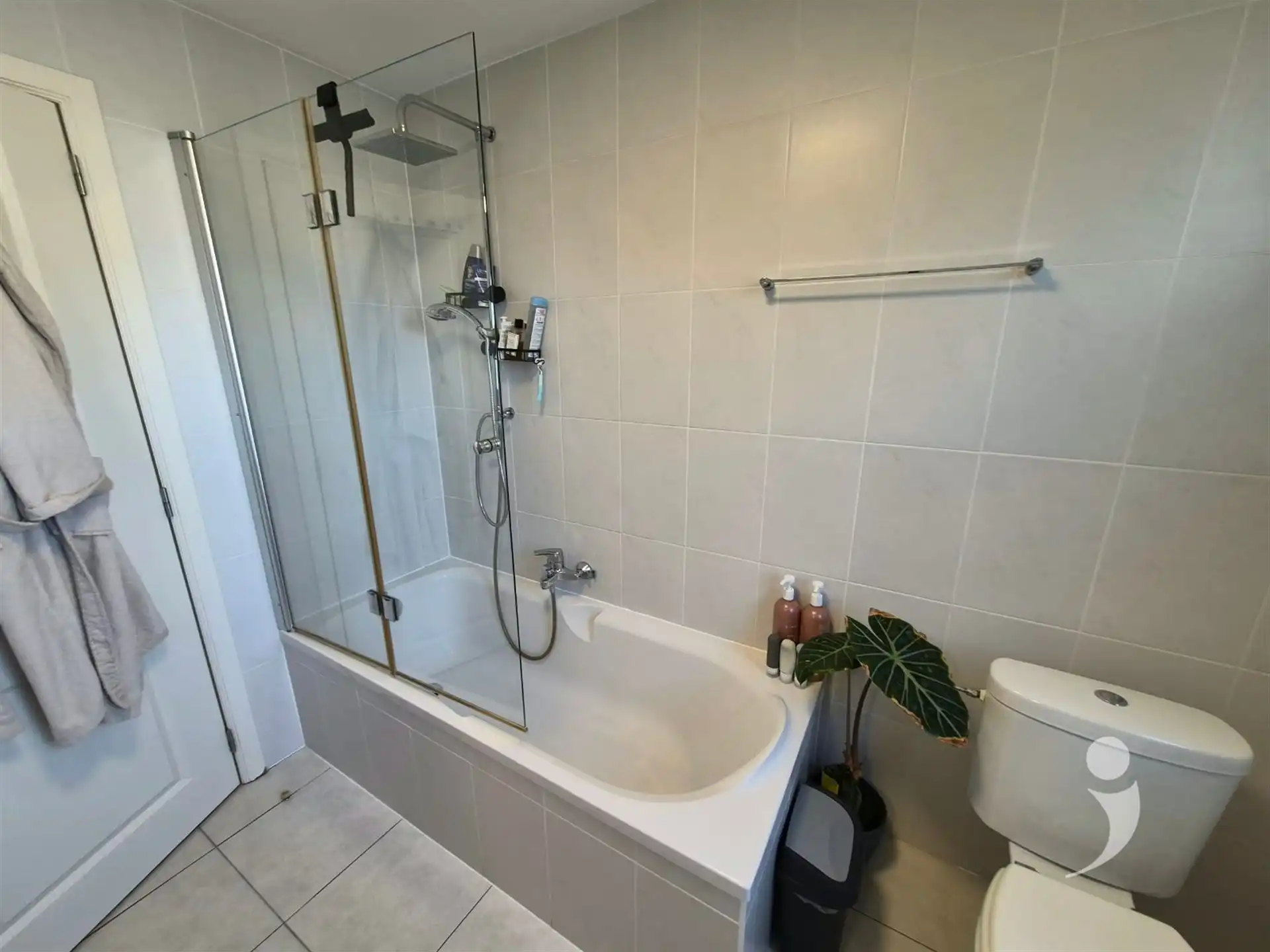 Ruime duplex foto 11