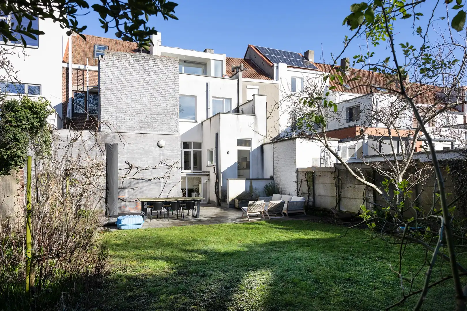 Karaktervolle stadswoning met tuin én garage. foto 16