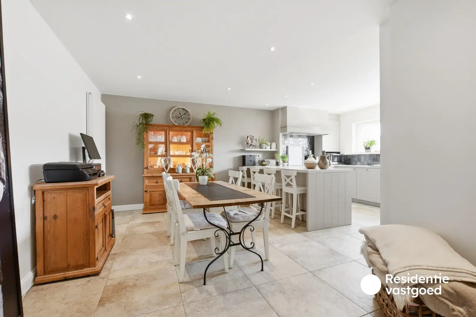Ruime instapklare woning op topligging foto 7