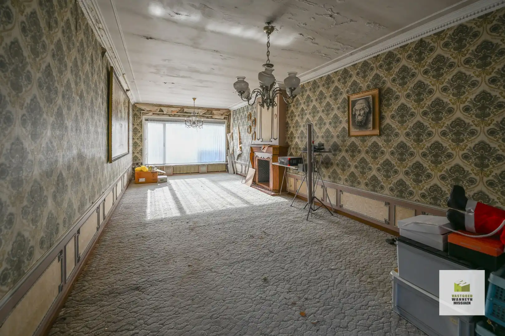 Ruime te renoveren gezinswoning met grote garage en 4 slaapkamers op 349m2 foto 20