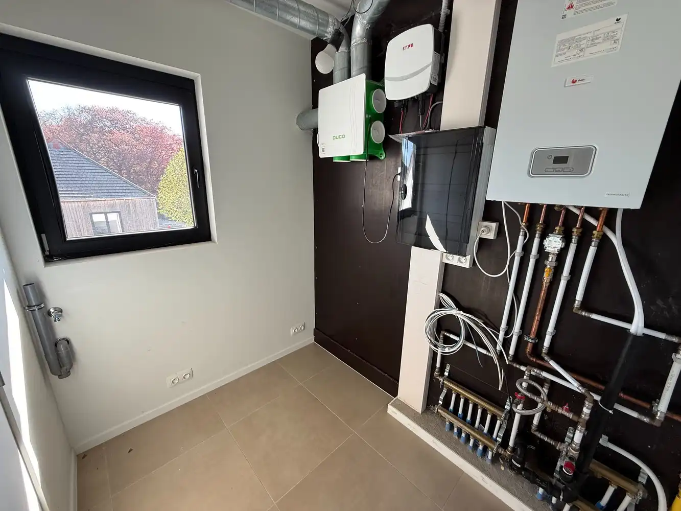 Ruim duplex nieuwbouwappartement met 2 slaapkamers én parkeerplaats! foto 4