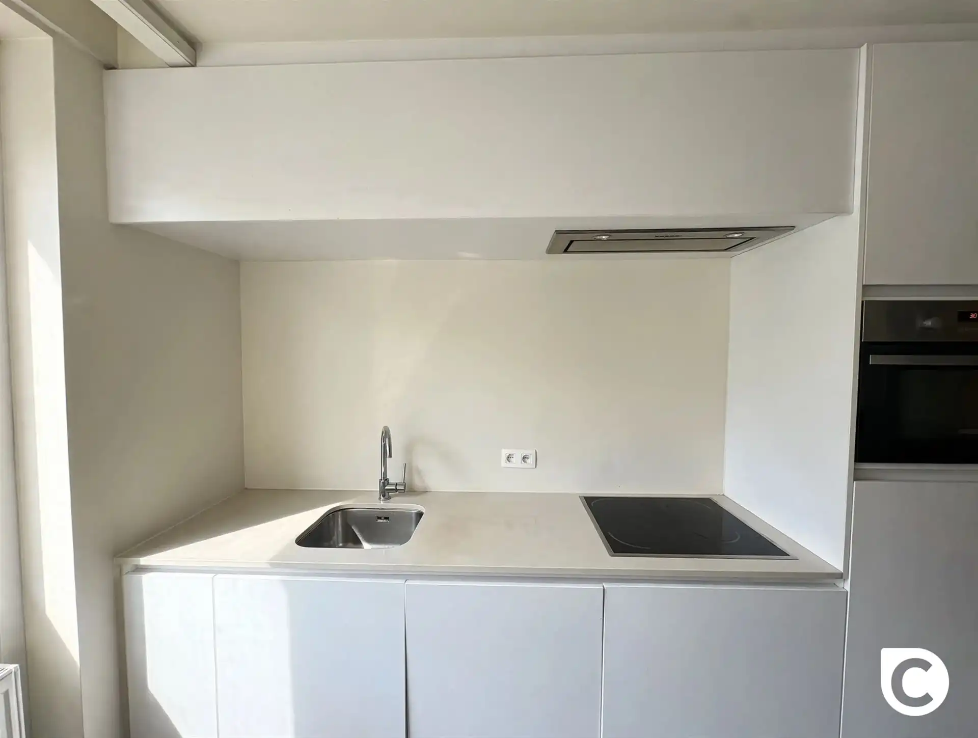 Gerenoveerd 2slpk- Appartement met kelder foto 4