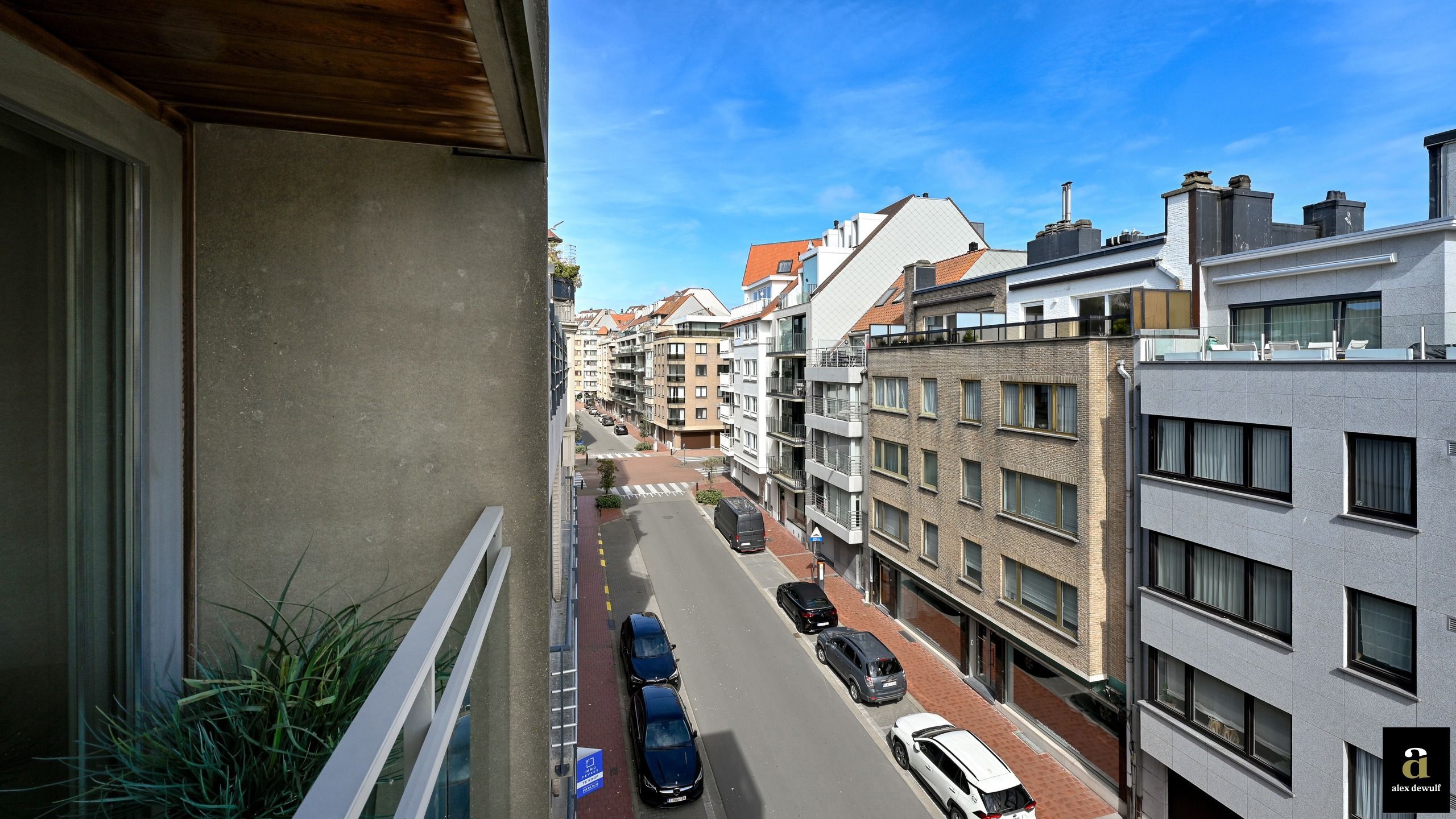 Gemeubeld modern appartement met 2 slaapkamers op centrale ligging niet ver van het Rubenspein [Blancgarinstraat]. foto 9