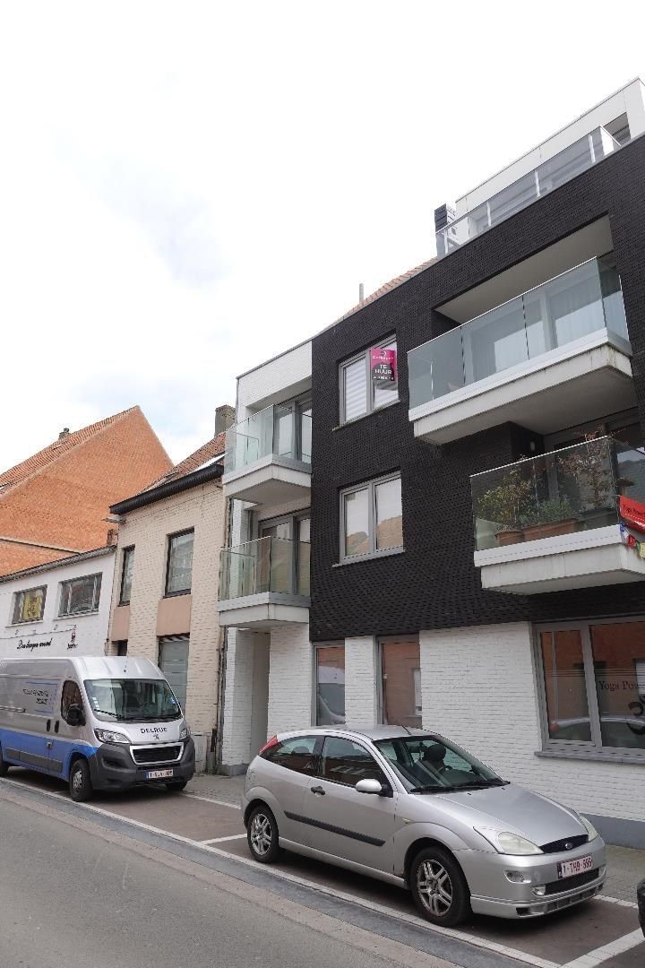 Duplex appartement in centrum Gistel met autostaanplaats foto 4