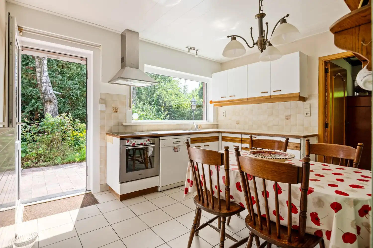 Te renoveren, alleenstaande laagbouwwoning met 3 slaapkamers op fantastisch perceel in Kalmthout! foto 5
