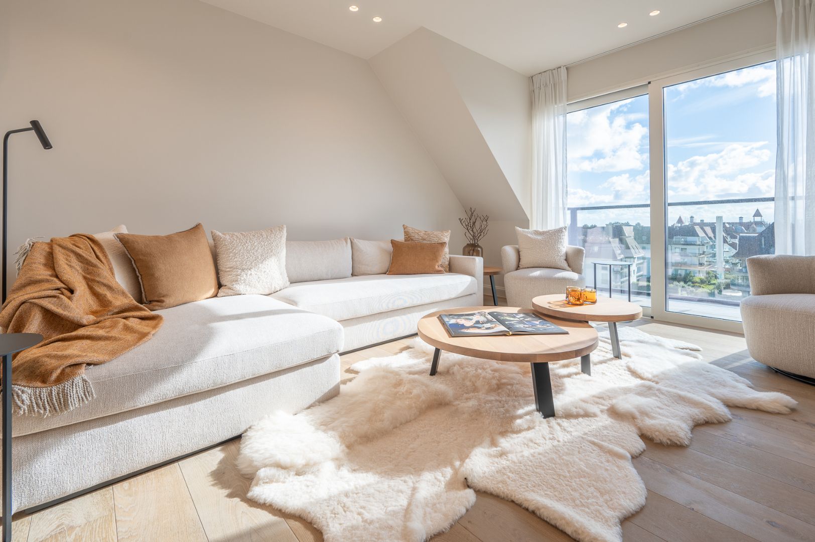 Nieuwbouw duplex appartement met zijdelings zeezicht foto 1