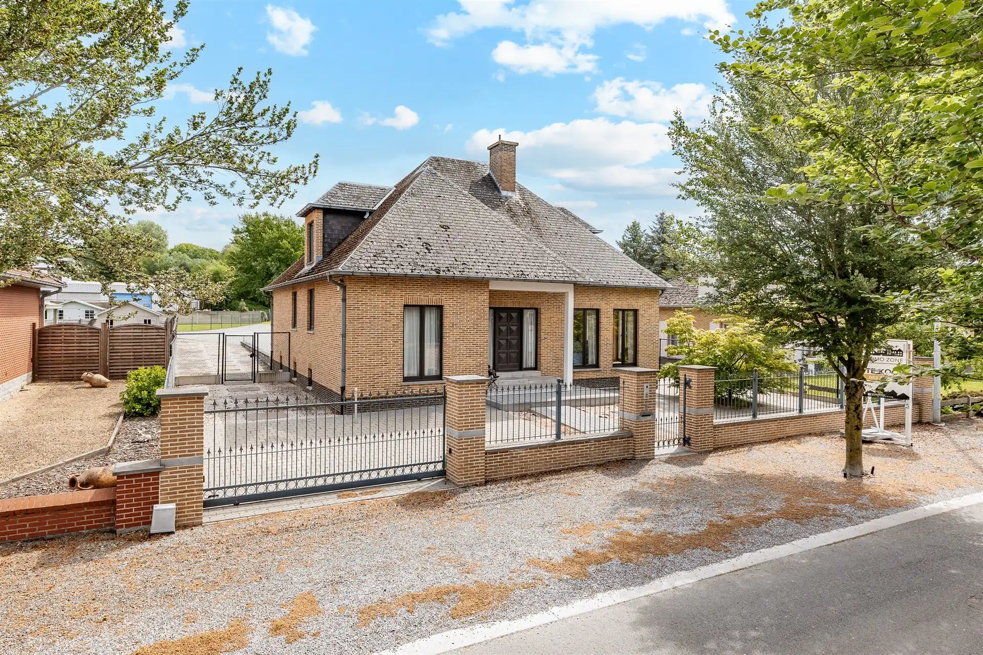 Charmante villa met zwembad op een mooi perceel van 942 m²  foto 2