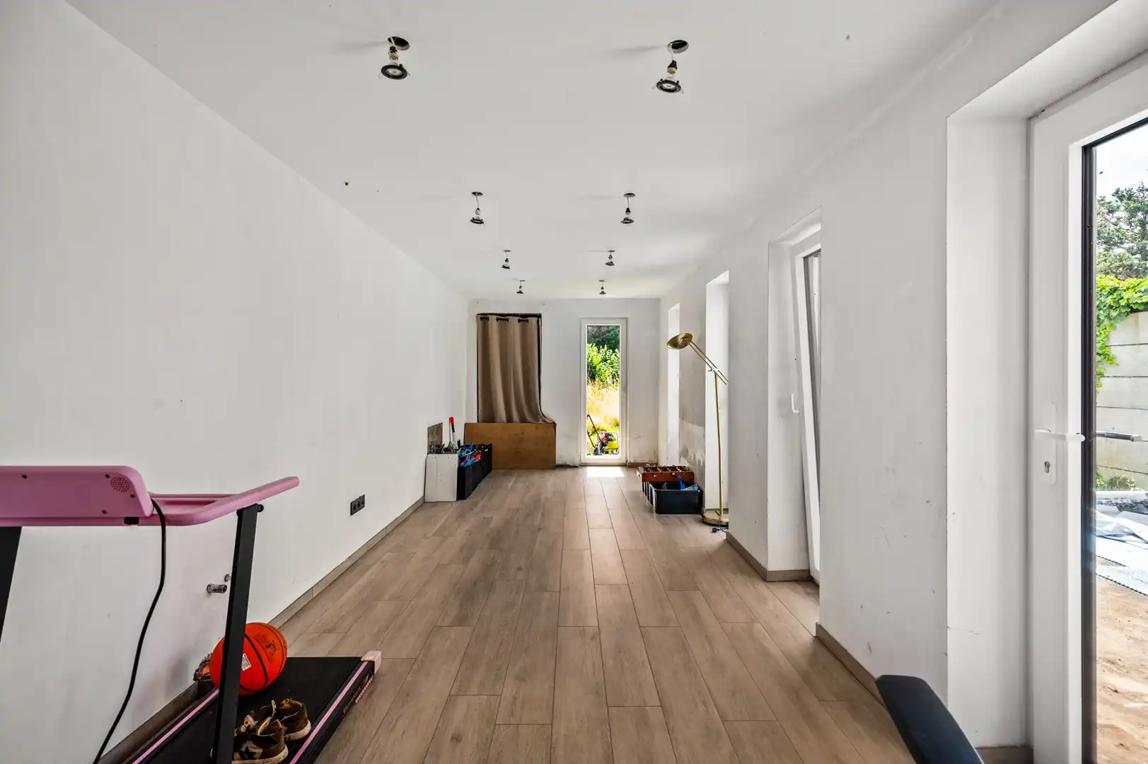 Veelzijdige eigendom met 5 slaapkamers en tal van mogelijkheden foto 3
