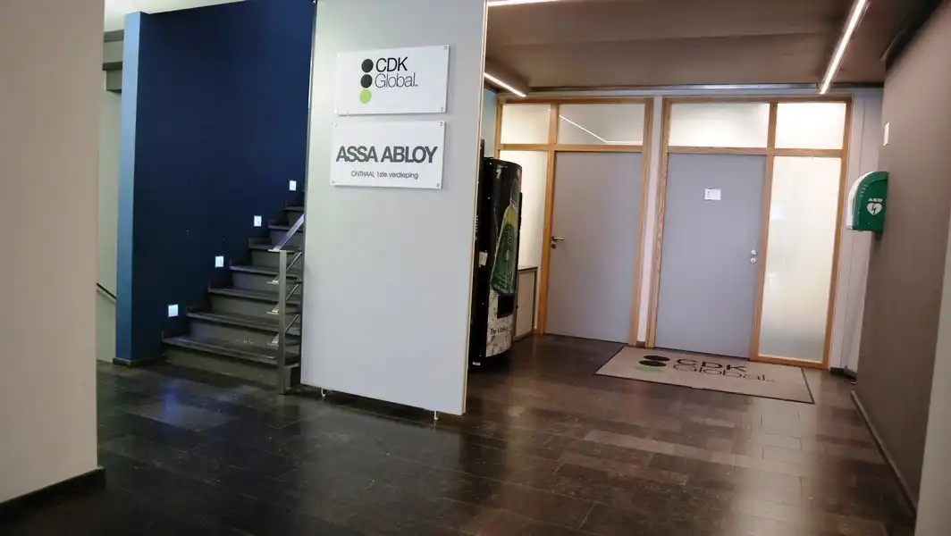 Opbrengsteigendom te koop langs E40 in Merelbeke-Melle foto 4