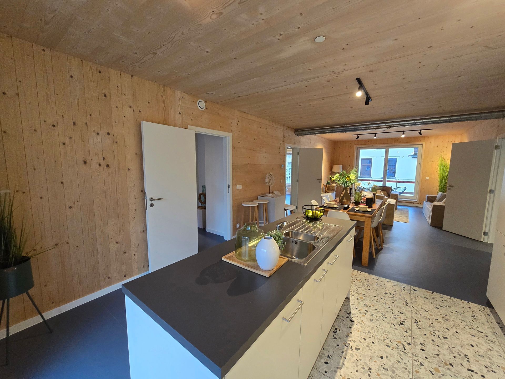 IDEAAL VOOR COHOUSING - nieuwe flat foto 3