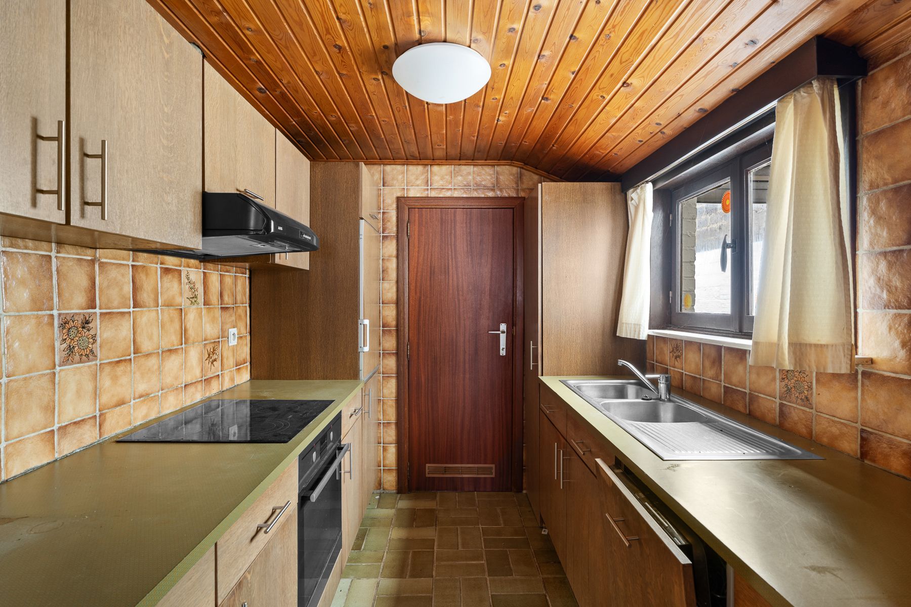Geheel te renoveren woning nabij centrum Heusden foto 8