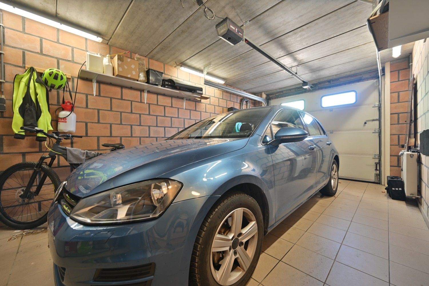 Royaal gelijkvloersappartement met 2 slaapkamers en inpandige garage, nabij het centrum van Lanaken foto 16