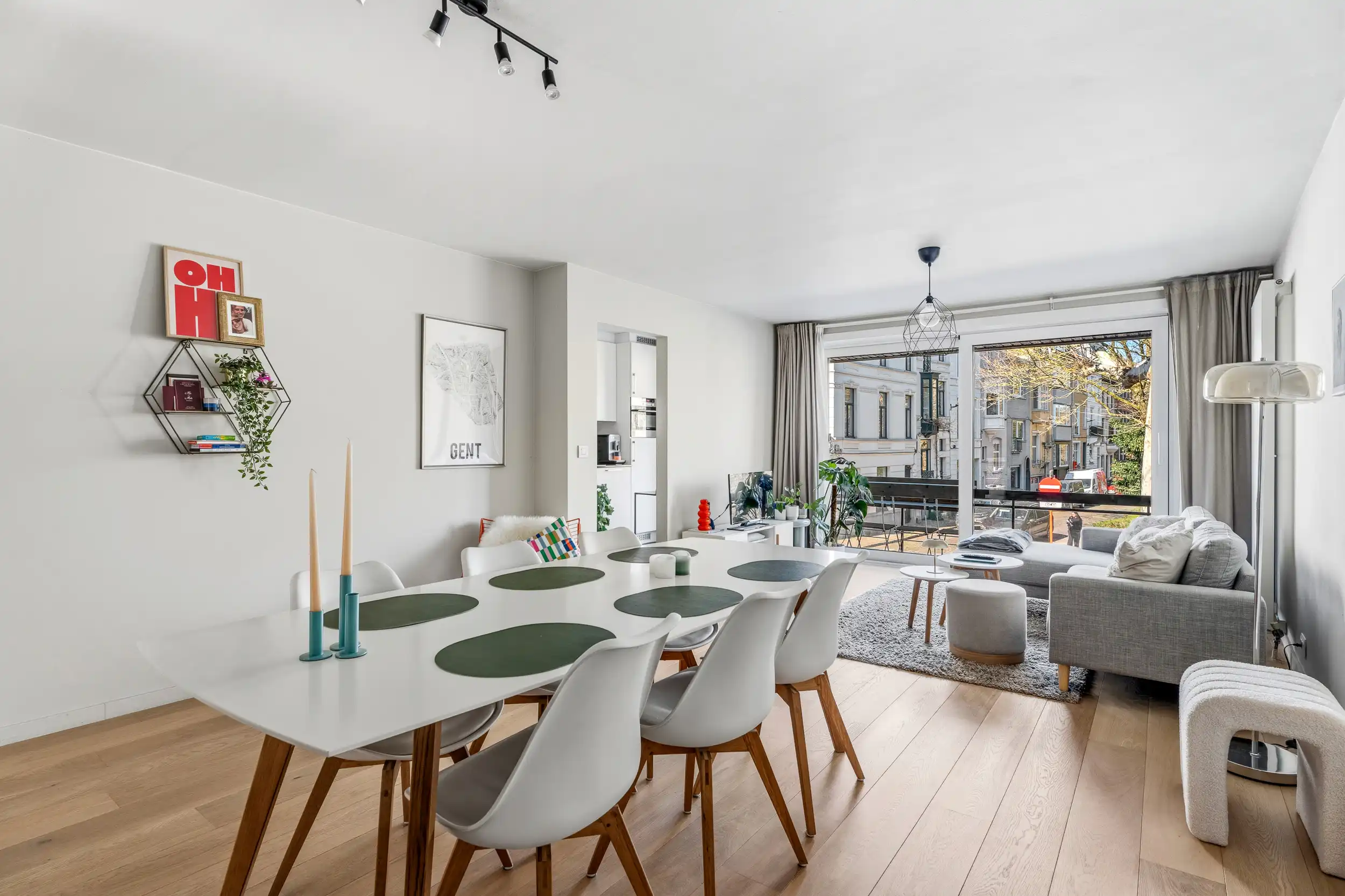 Instapklaar appartement met zicht op Muinkpark in Gent foto {{pictureIndex}}