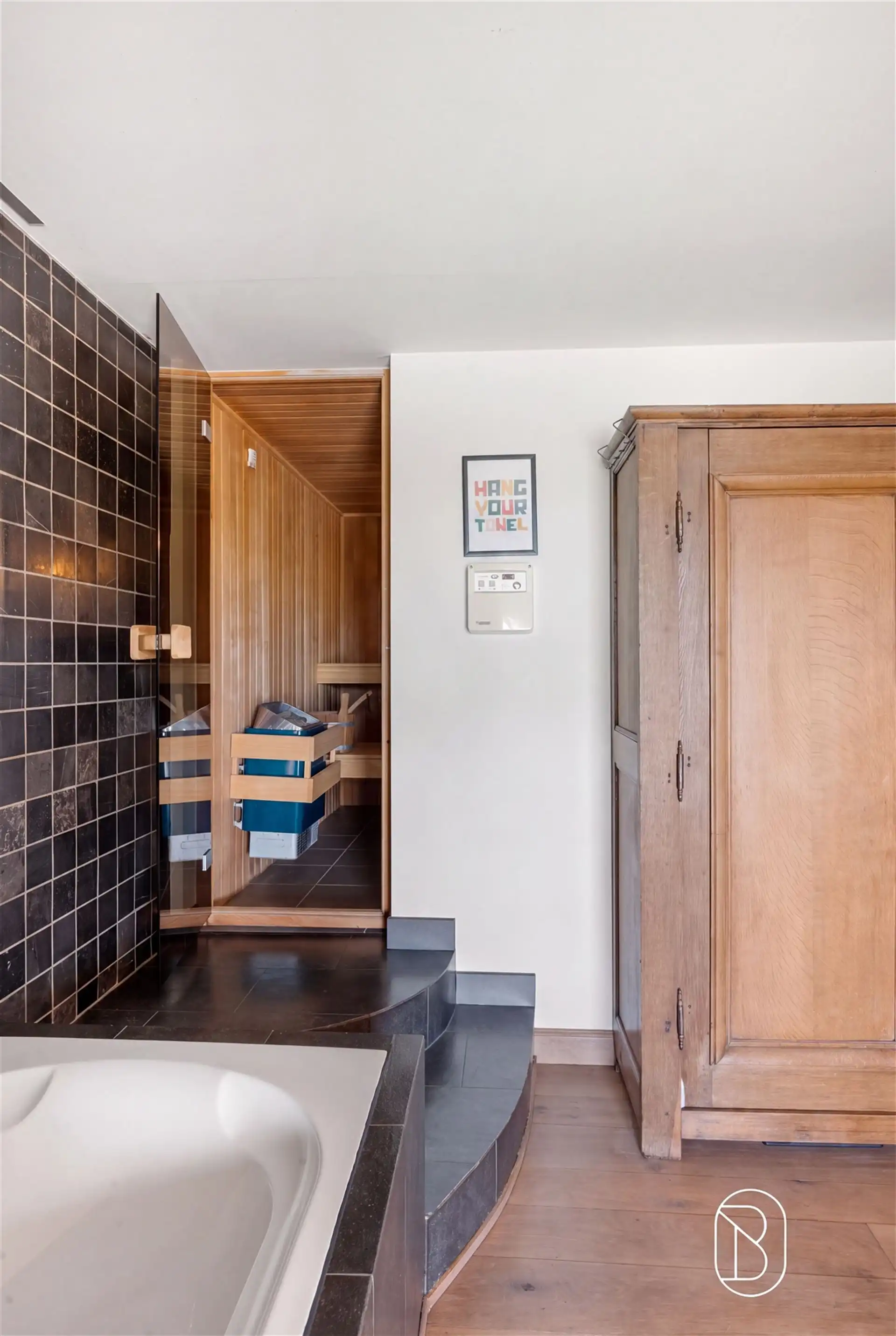 Landhuis + bijgebouw, met zwembad en privacy op 5.329 m². foto 23