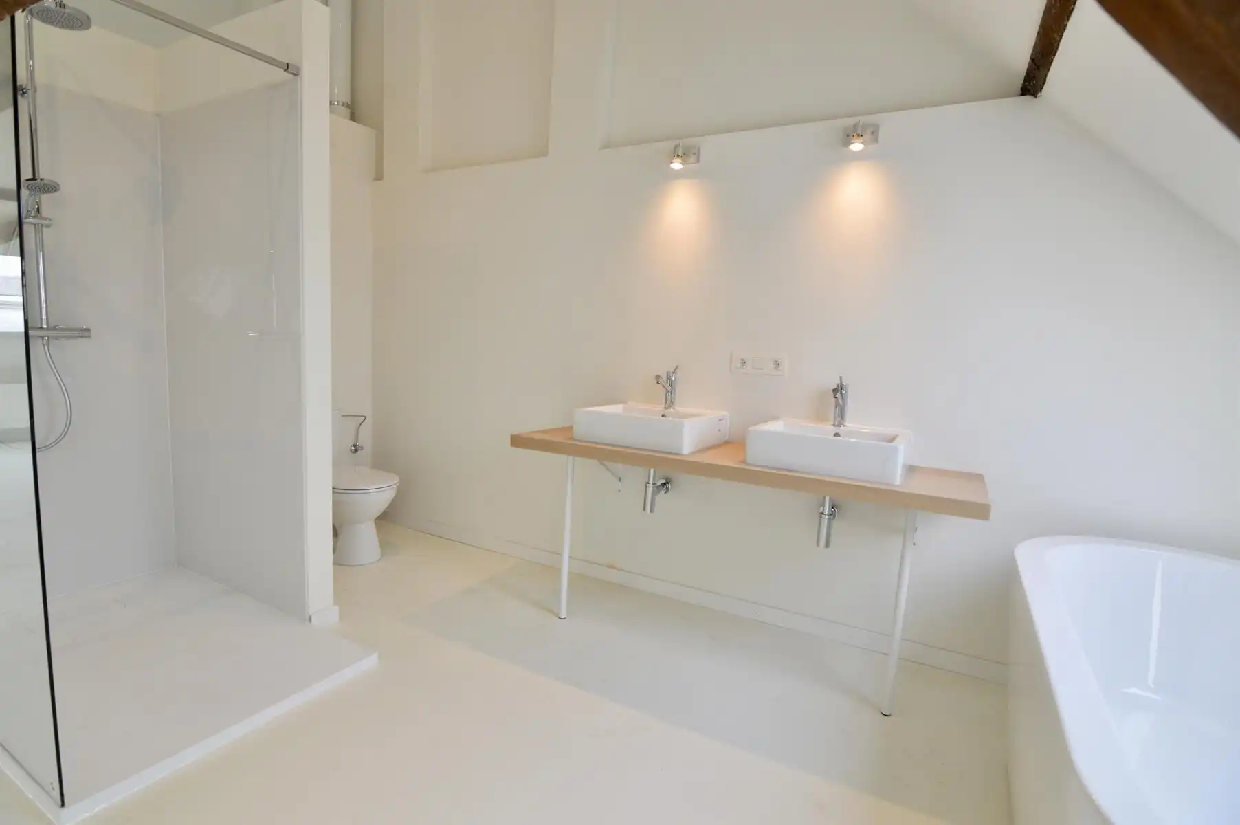 Appartement te huur foto 11