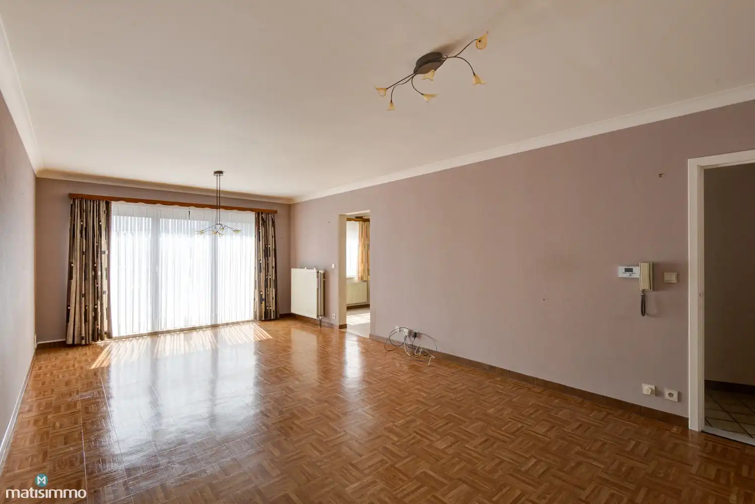 RUIM APPARTEMENT MET 3 SLAAPKAMERS, BALKON, KELDERBERGING EN GARAGEBOX IN BEVERST foto 3