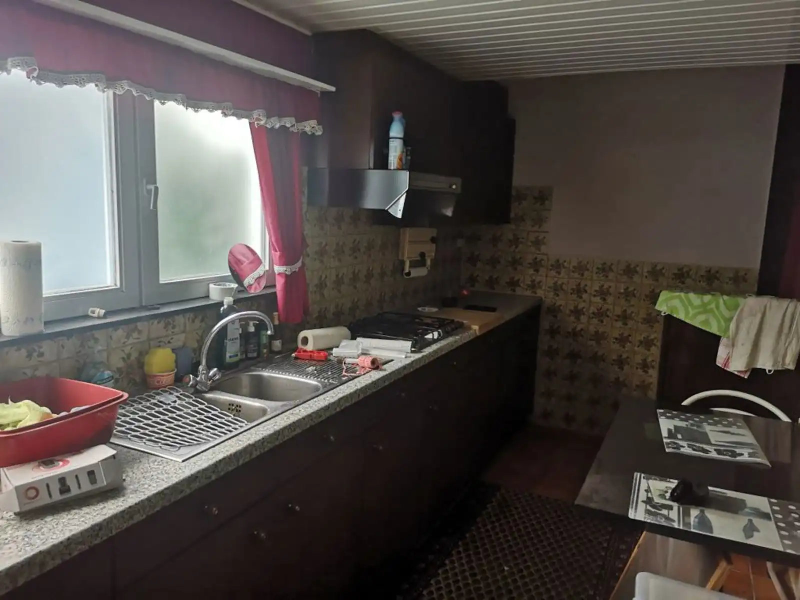 Te renoveren halfopen woning met grote naastliggende tuin foto 9