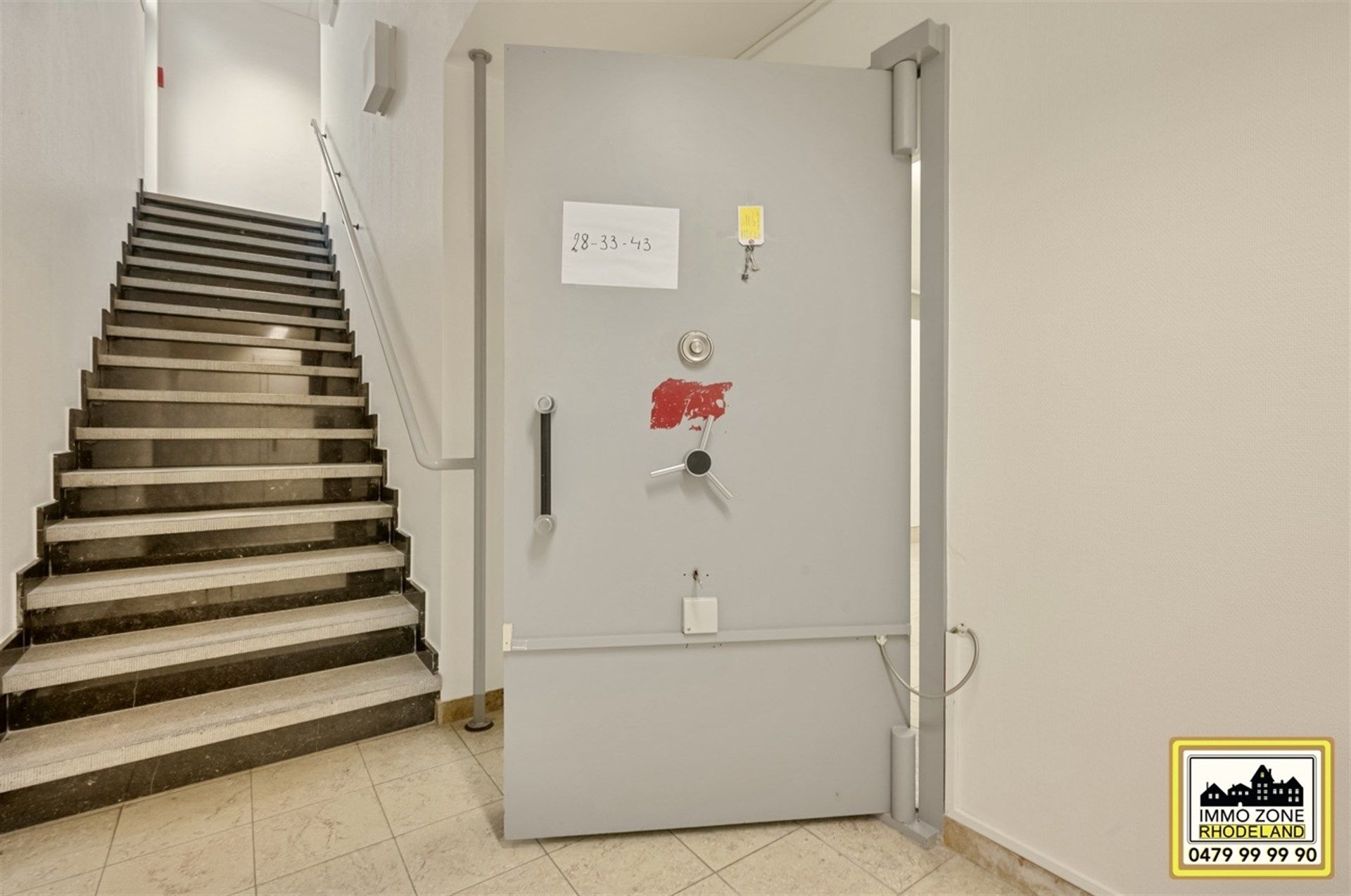Zeer goed gelegen duplex met handelspand / kantoorruimte foto 13