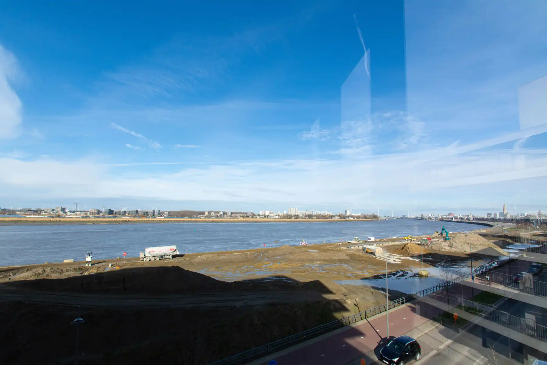 Prachtig 2 slaapkamer app met frontaal Scheldezicht foto 5