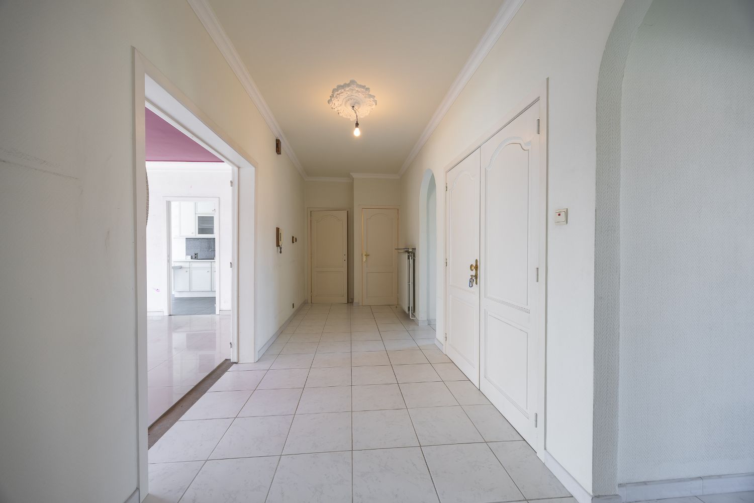 Zeer ruim 2 slaapkamer appartement te Oostende foto 8