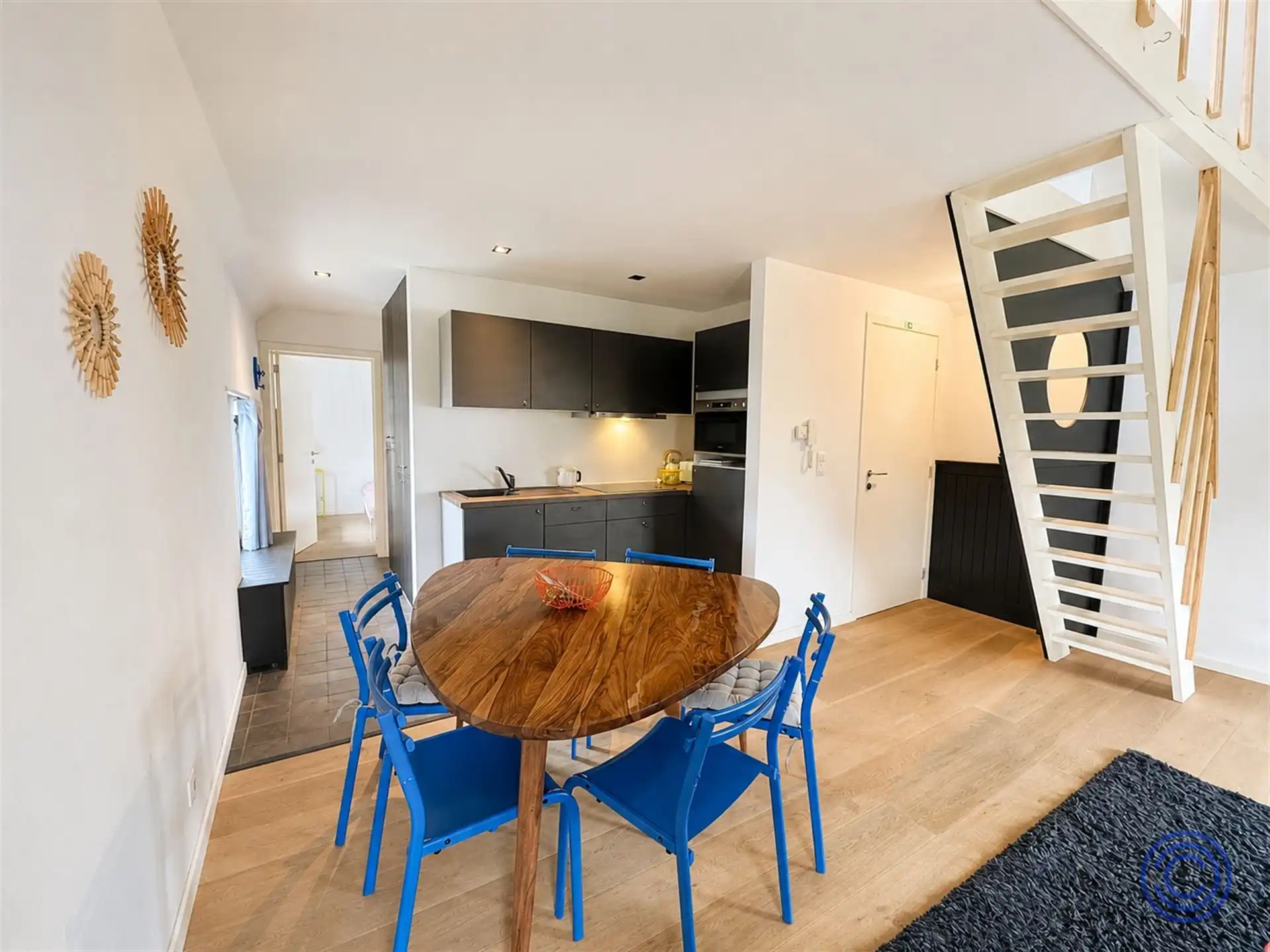 Volledig gemeubeld duplex appartement van ca. 80 m² op Marnixplaats! foto 3