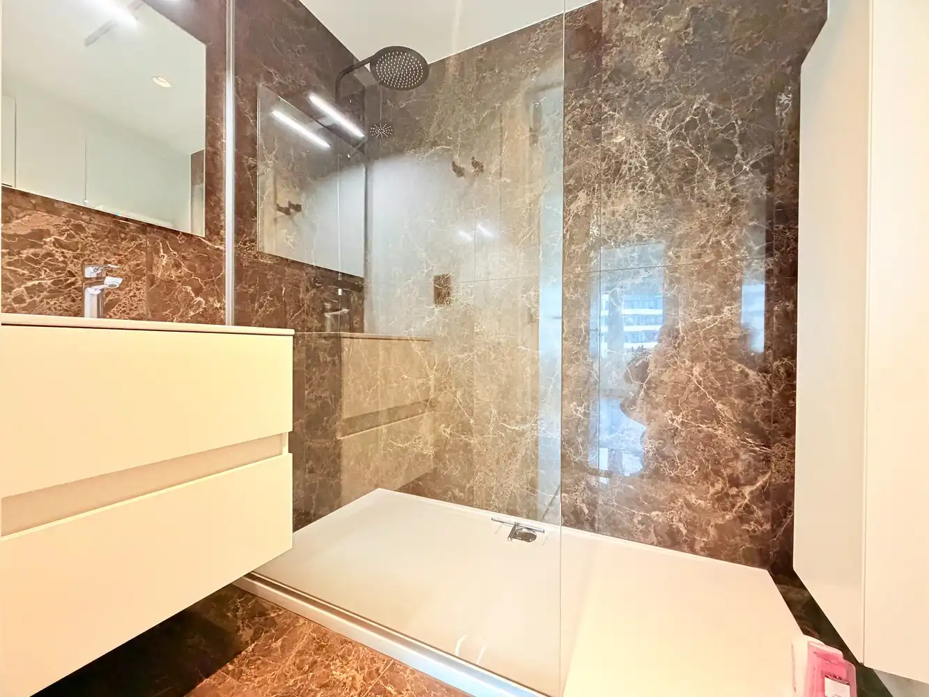 Instapklaar appartement met drie slaapkamers 100m² foto 7