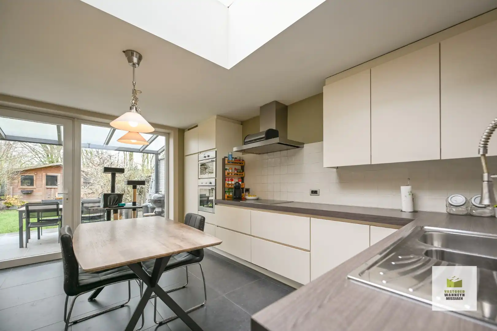 Instapklare energiezuinige woning op centrale ligging te Knesselare  foto 6