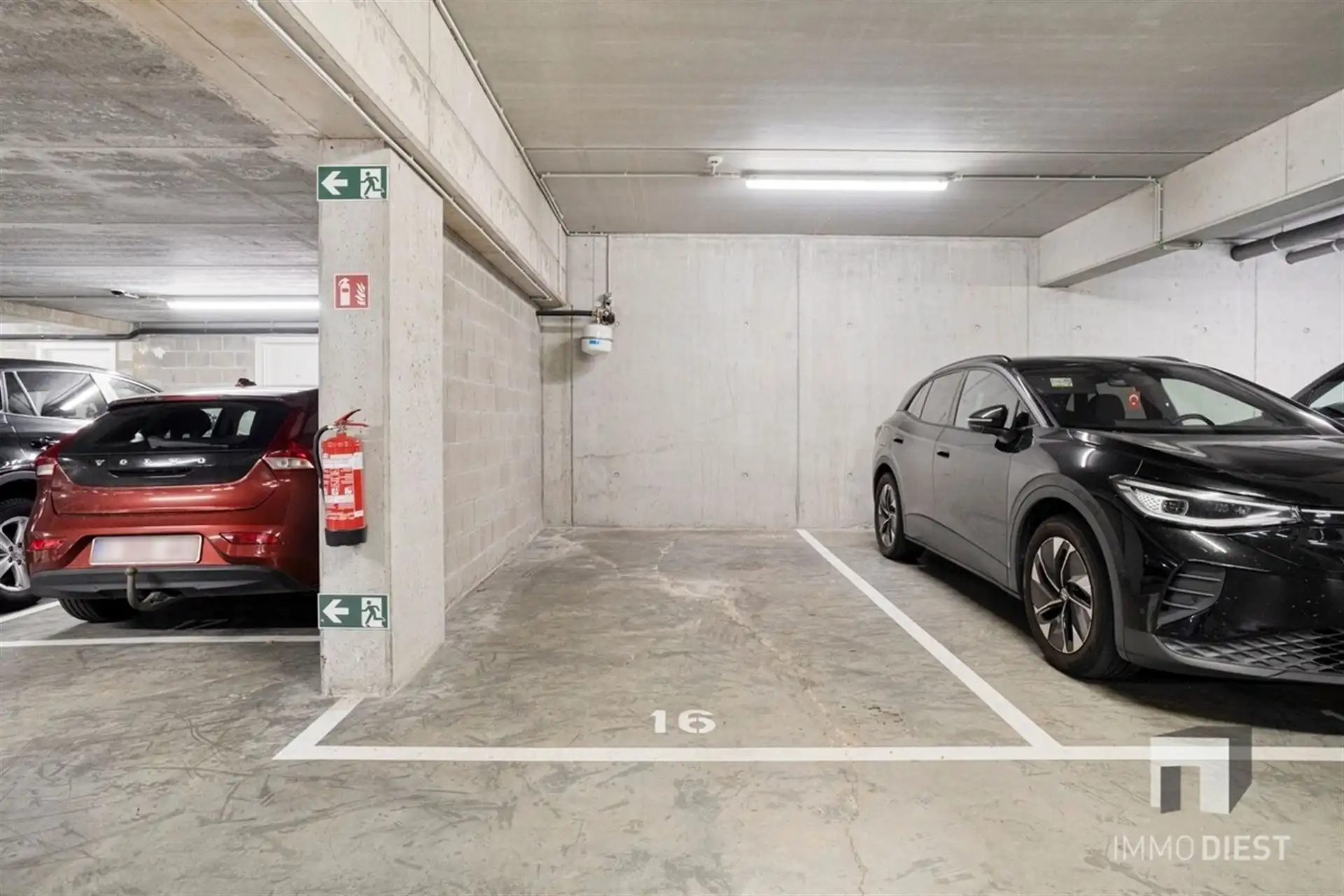 Gelijkvloers appartement met 3 slaapkamers, 2 terrassen en parking foto 18