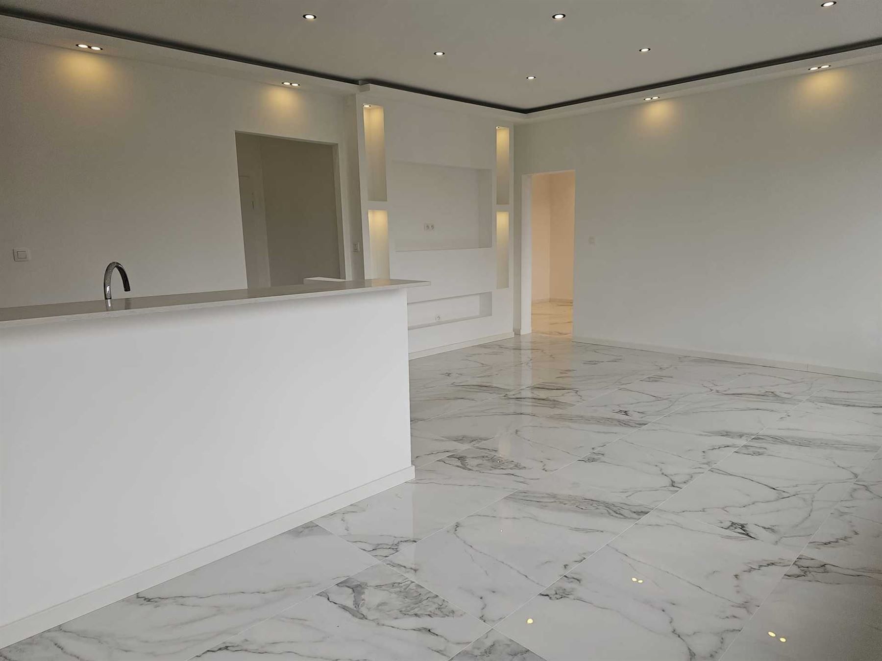 Gerenoveerd 1-Slaapkamer in Antwerpen foto 8