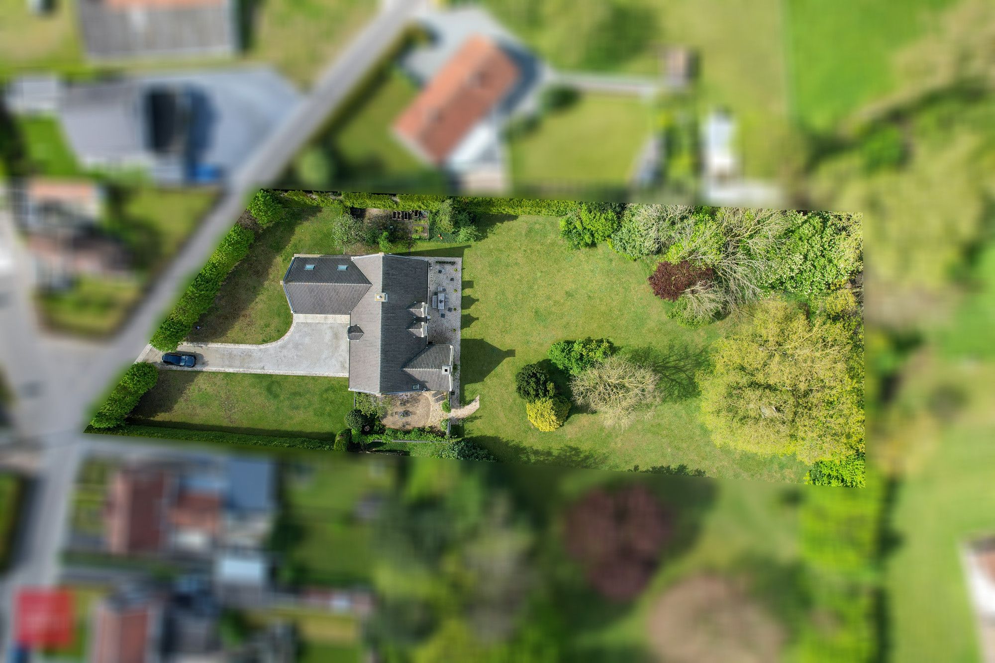 Zeer goed onderhouden ruime villa foto 2