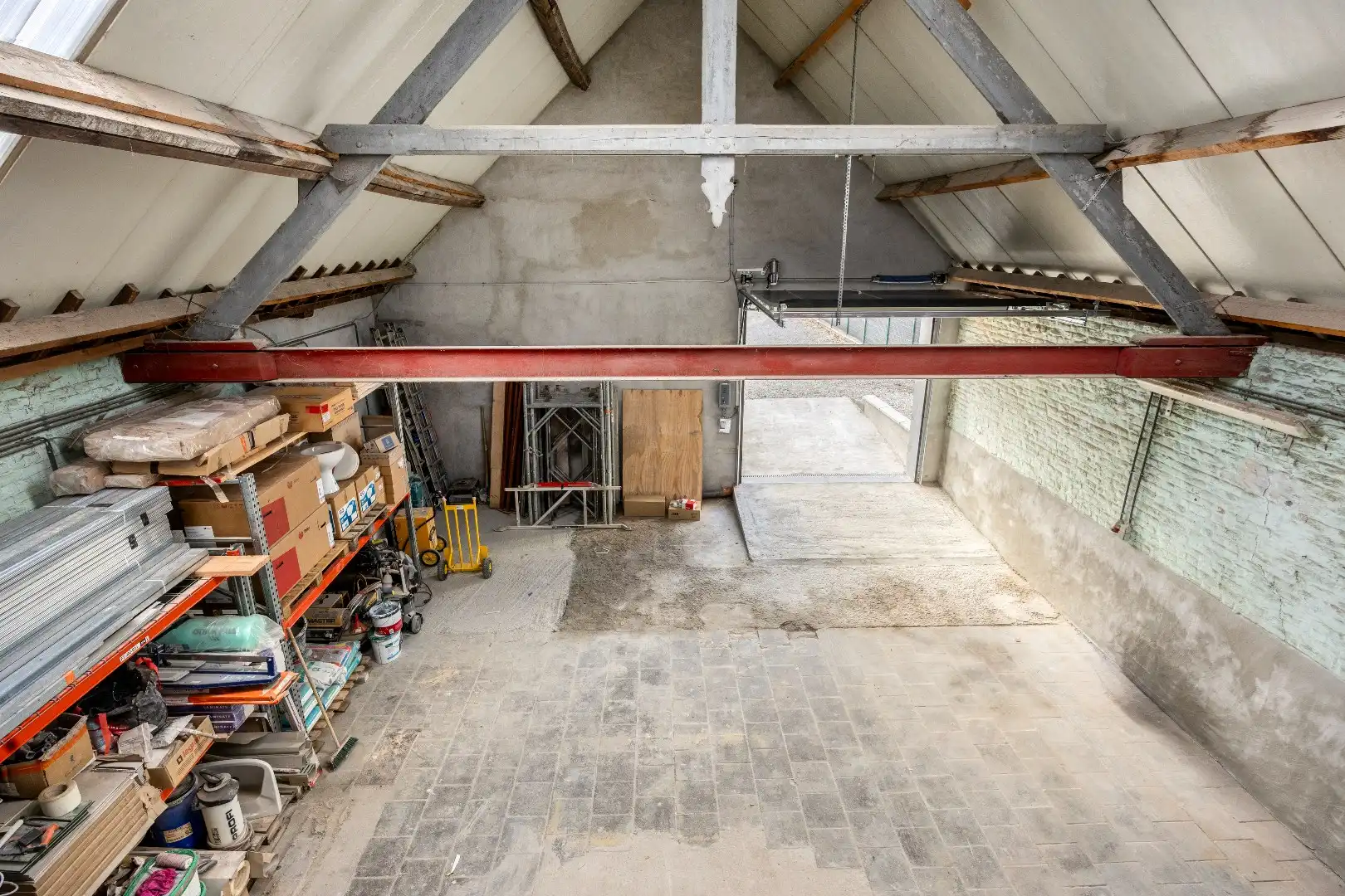 Vernieuwde loods en vergunde bouwgrond voor halfopen bebouwing te Lembeek foto 7