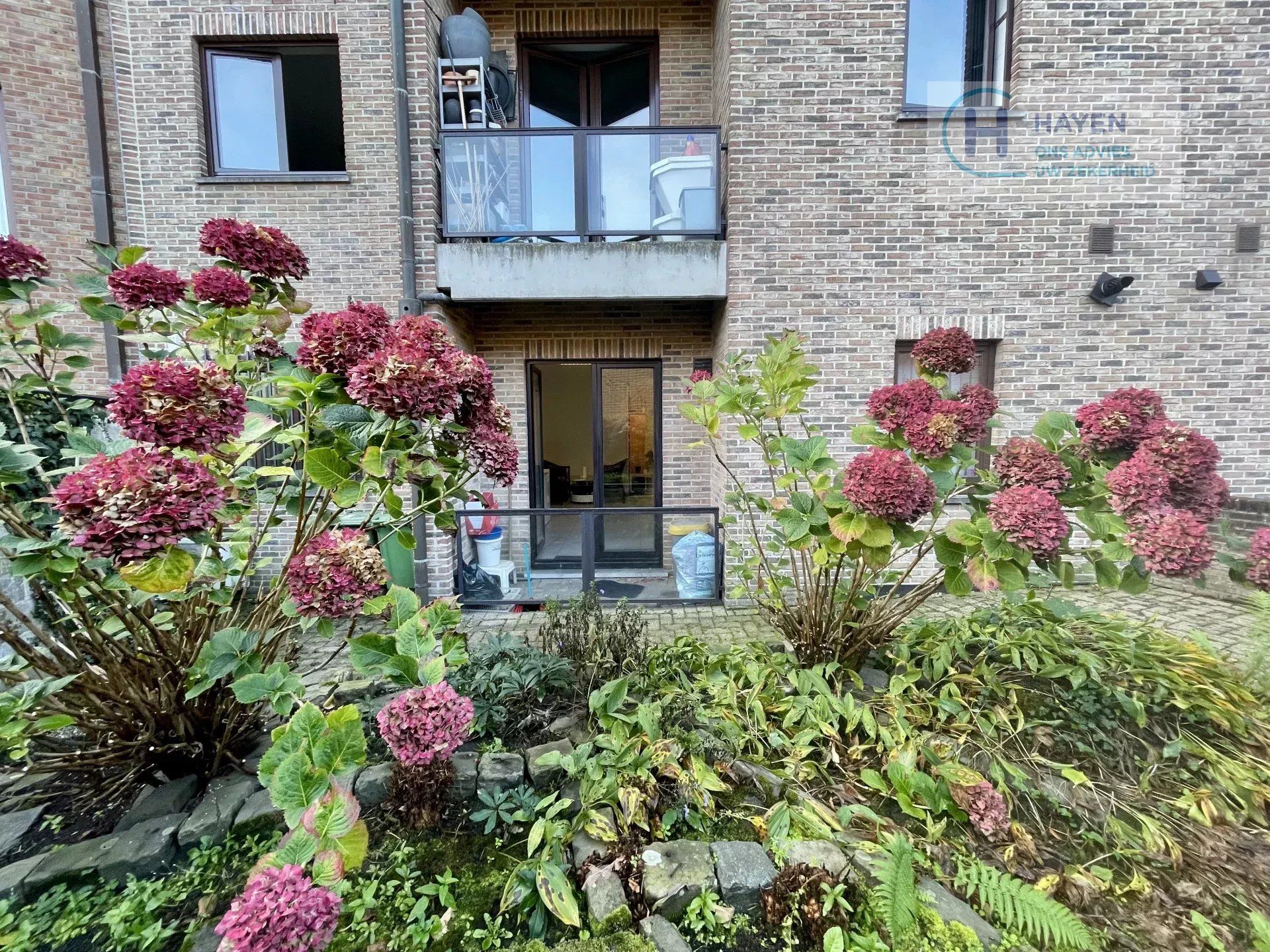 Instapklaar 1-slaapkamerappartement met gezellig balkon in het centrum van Tongeren foto {{pictureIndex}}