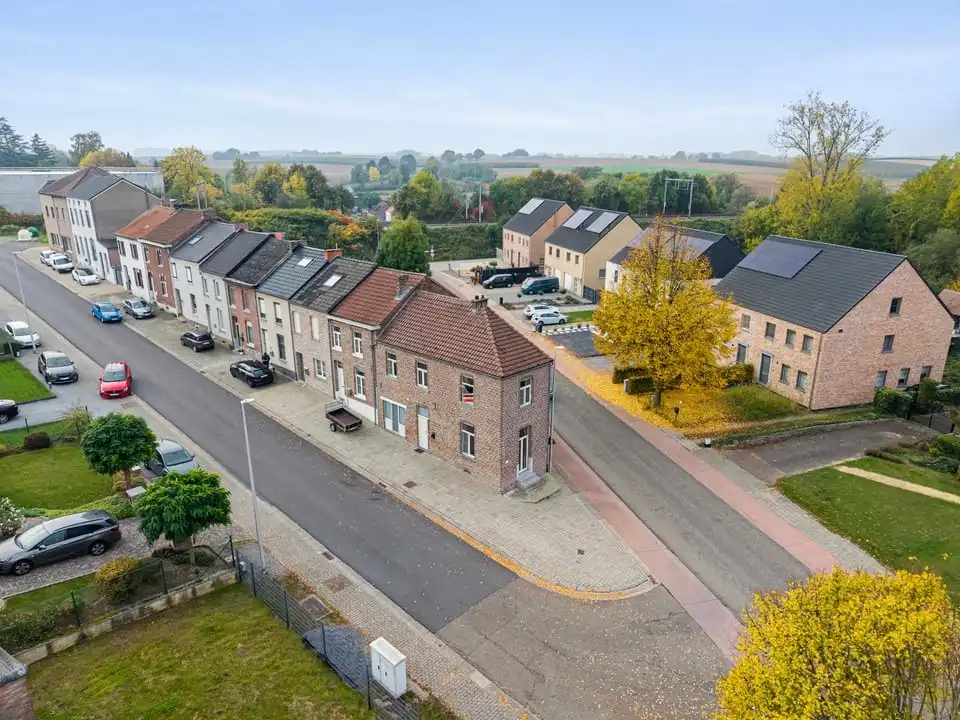 CHARMANTE GEZINSWONING MET 2 SLKS + MOGELIJKHEID TOT 3 SLKS IN HET LANDELIJKE GINGELOM foto 2