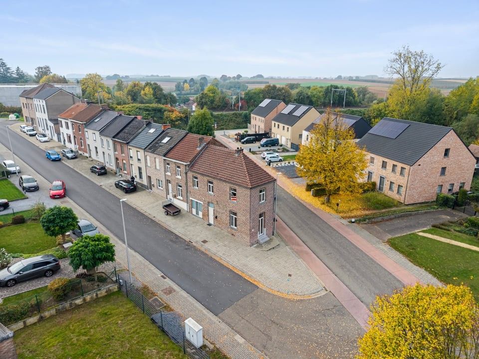 CHARMANTE GEZINSWONING MET 3 SLKS + MOGELIJKHEID TOT 4SLKS IN HET LANDELIJKE GINGELOM foto 2