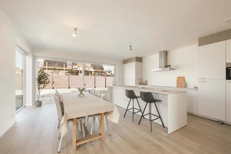 🏡✨ Prachtige nieuwbouwwoning met 3 slaapkamers TE KOOP in Sint-Eloois-Vijve! foto 6