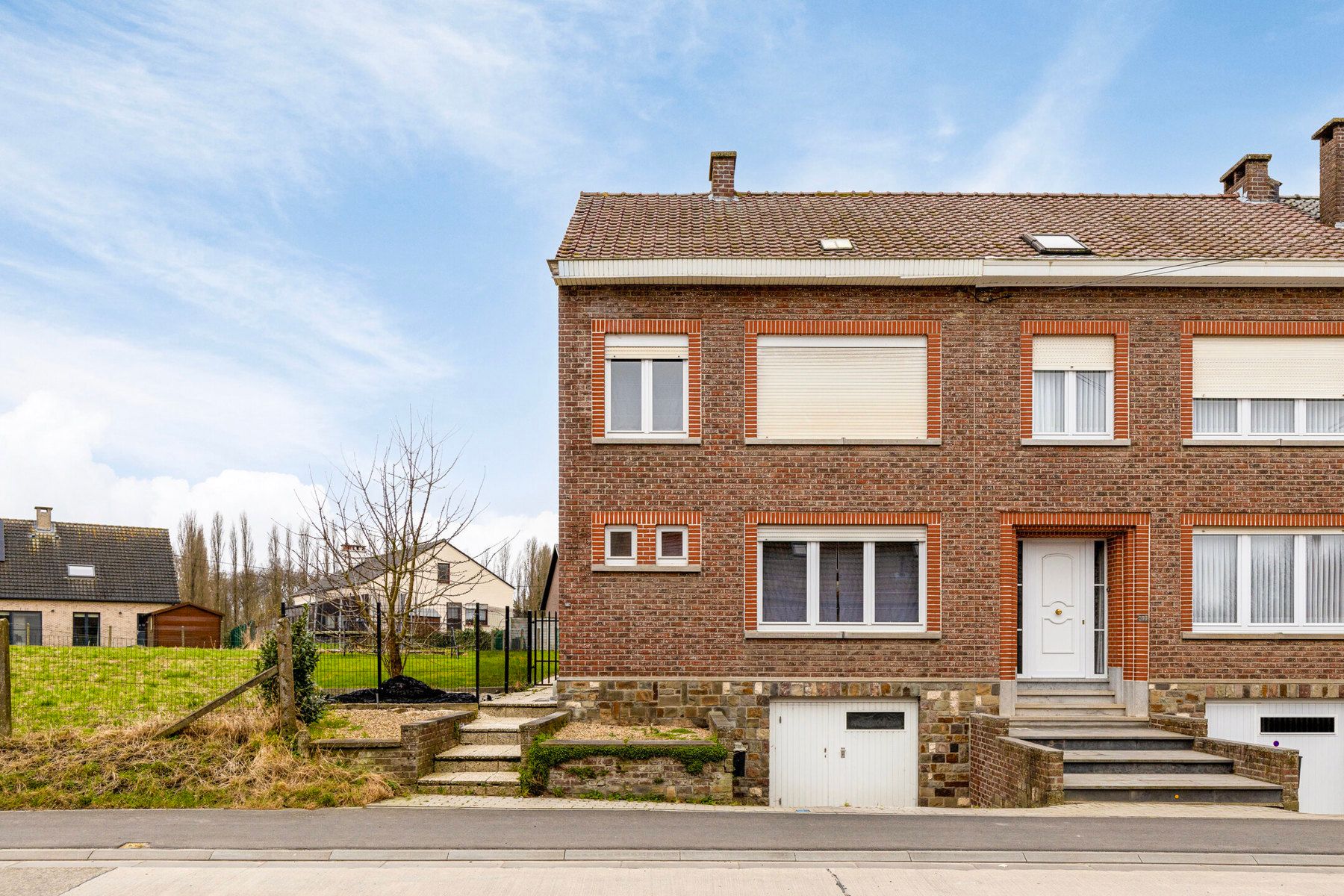 Gerenoveerde 3 gevelwoning op gunstige ligging foto 3