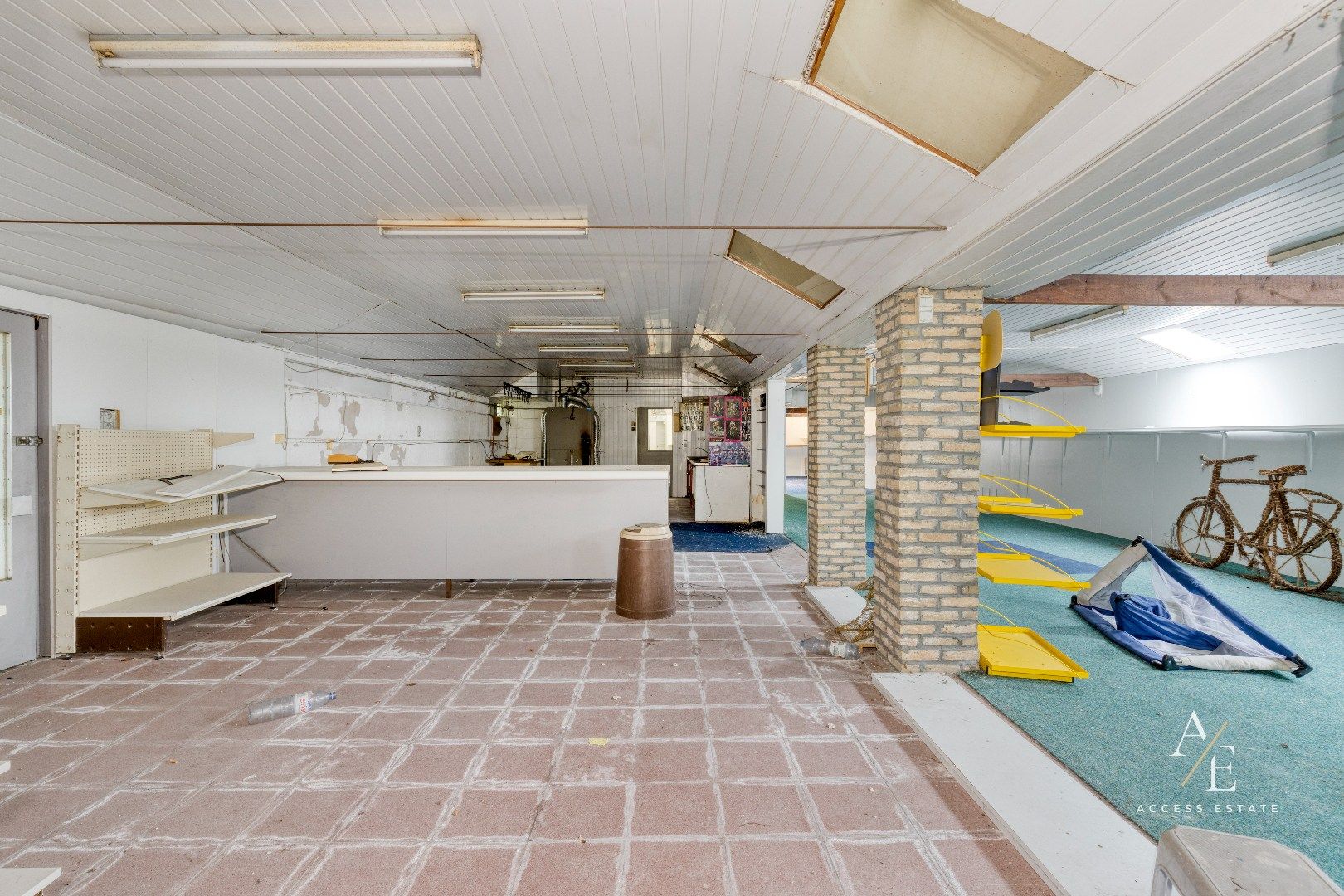 EEKLO - Te renoveren handelshuis met grote bruikbare oppervlakte en tuin foto 3