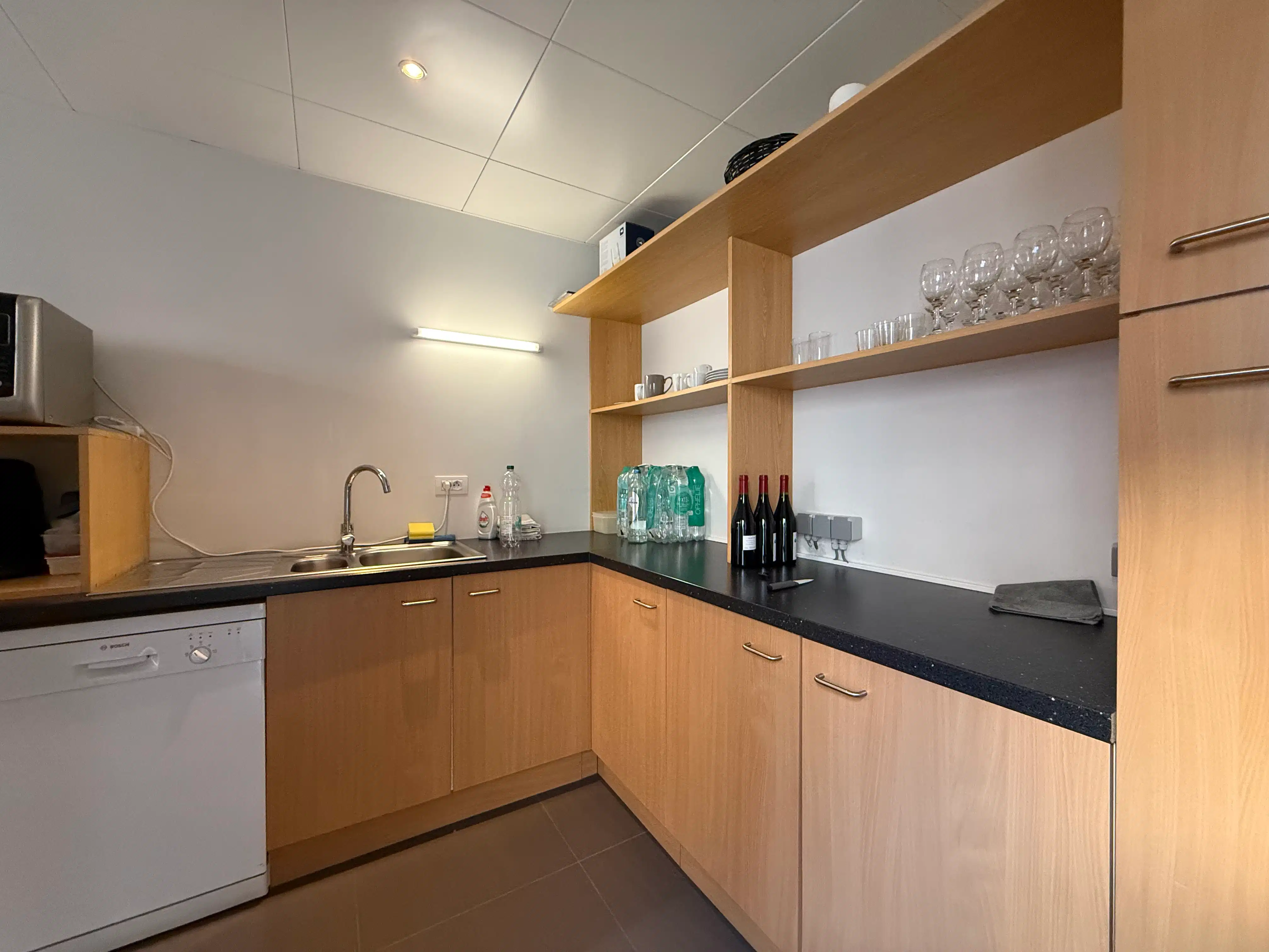 Handelsgelijkvloers 200 m² foto 12