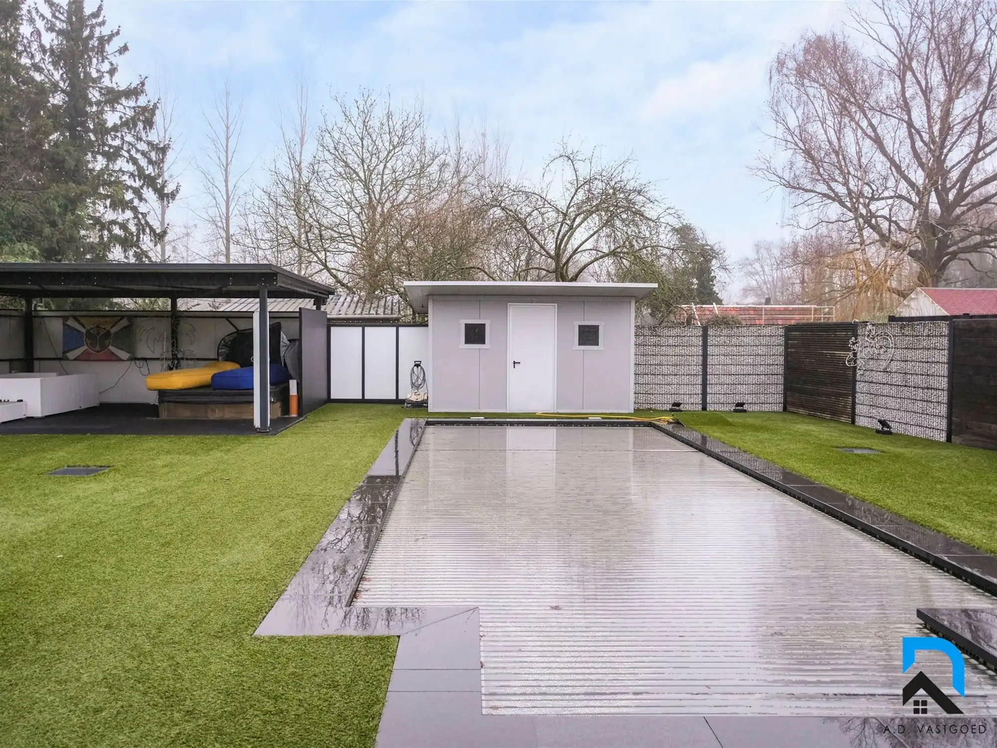 Ruime woning met prachtige tuin foto 37