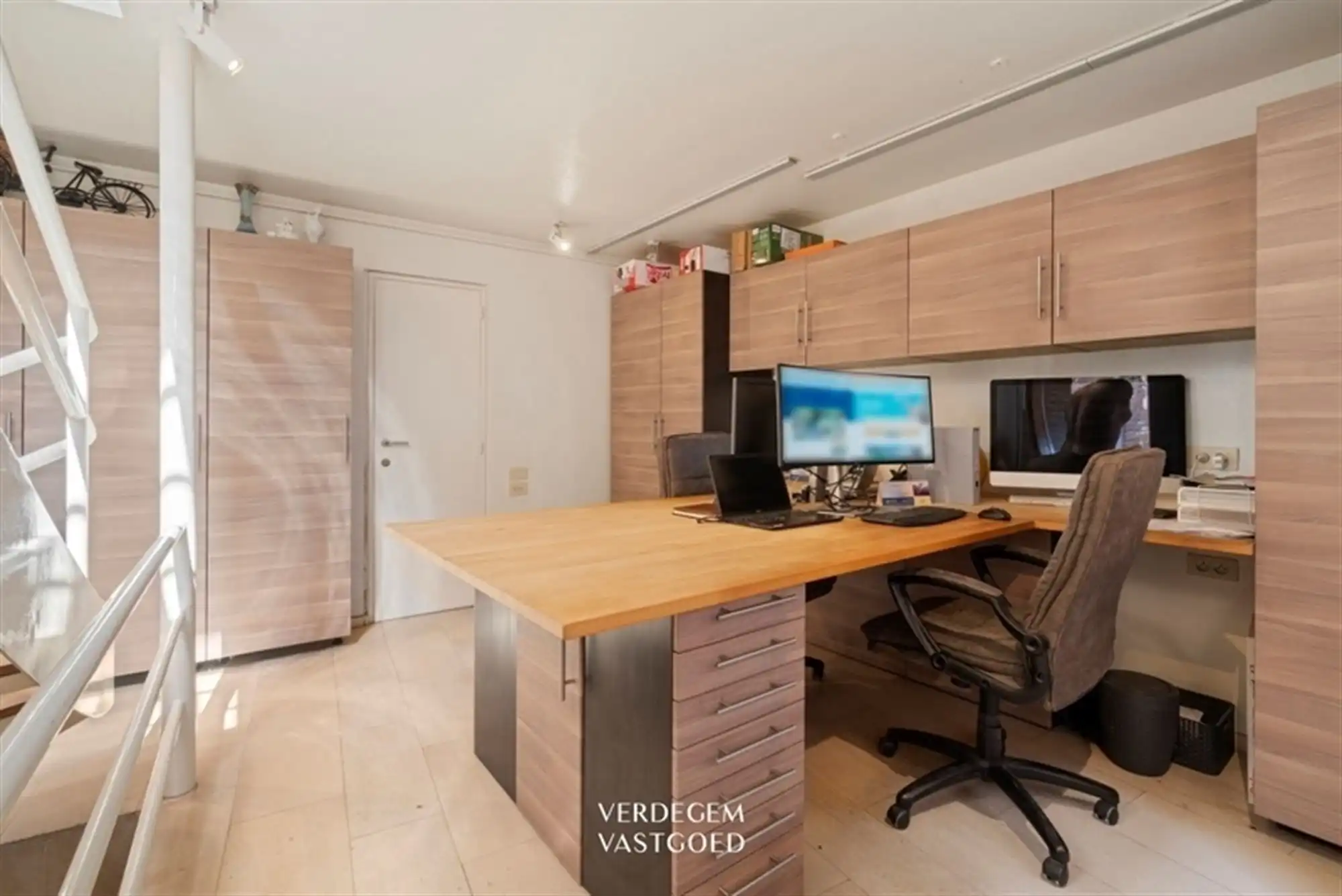 Prachtig historisch pand met handelsruimte en woonst in Patershol foto 11