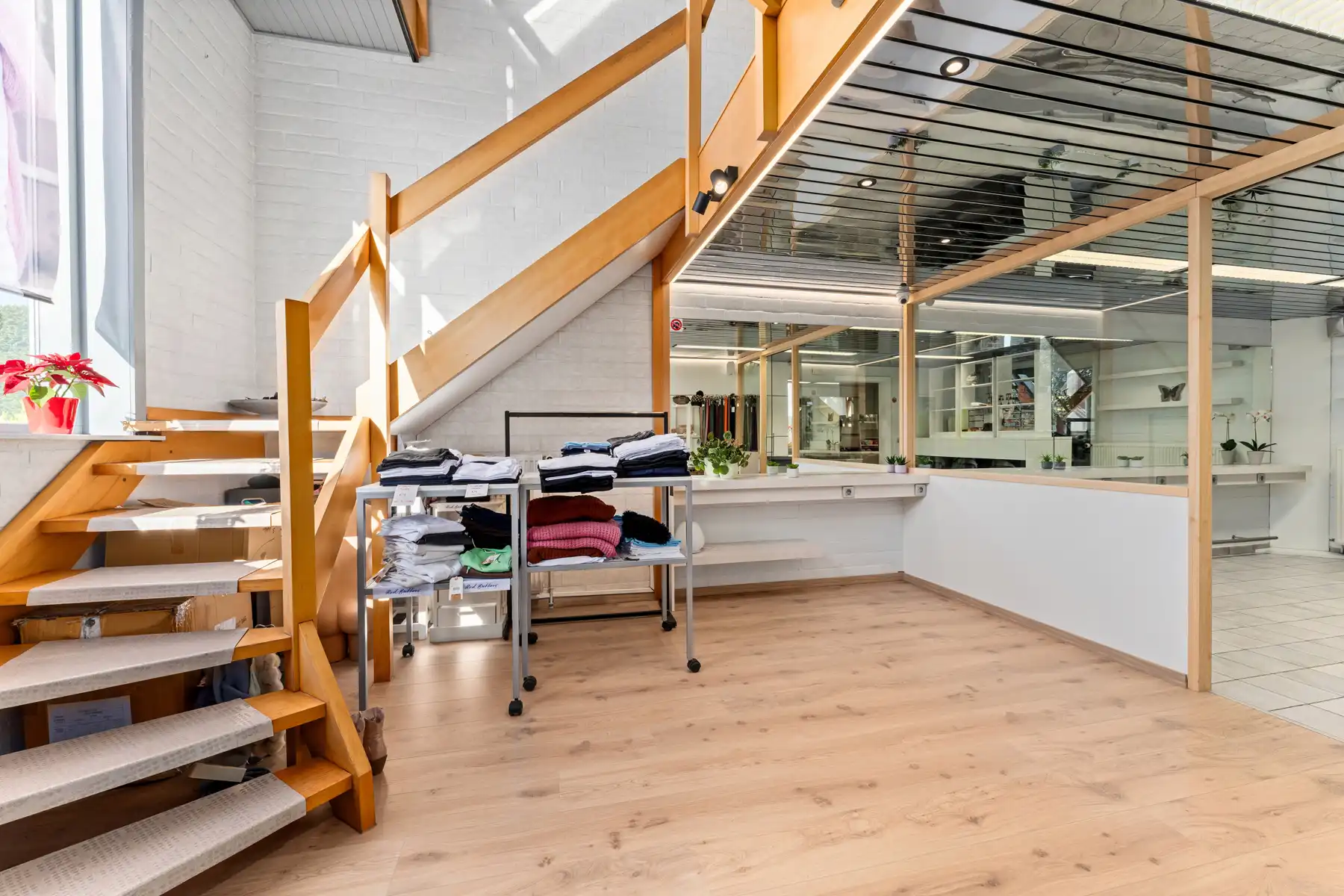 Handelsruimte met prachtige woning te koop in Roeselare! foto 5