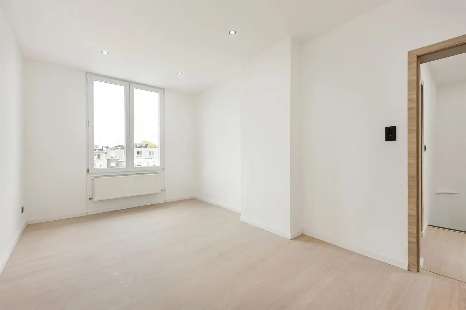 Volledig gerenoveerd & Energiezuinig: Ruime gezinswoning met 3 slaapkamers foto 17