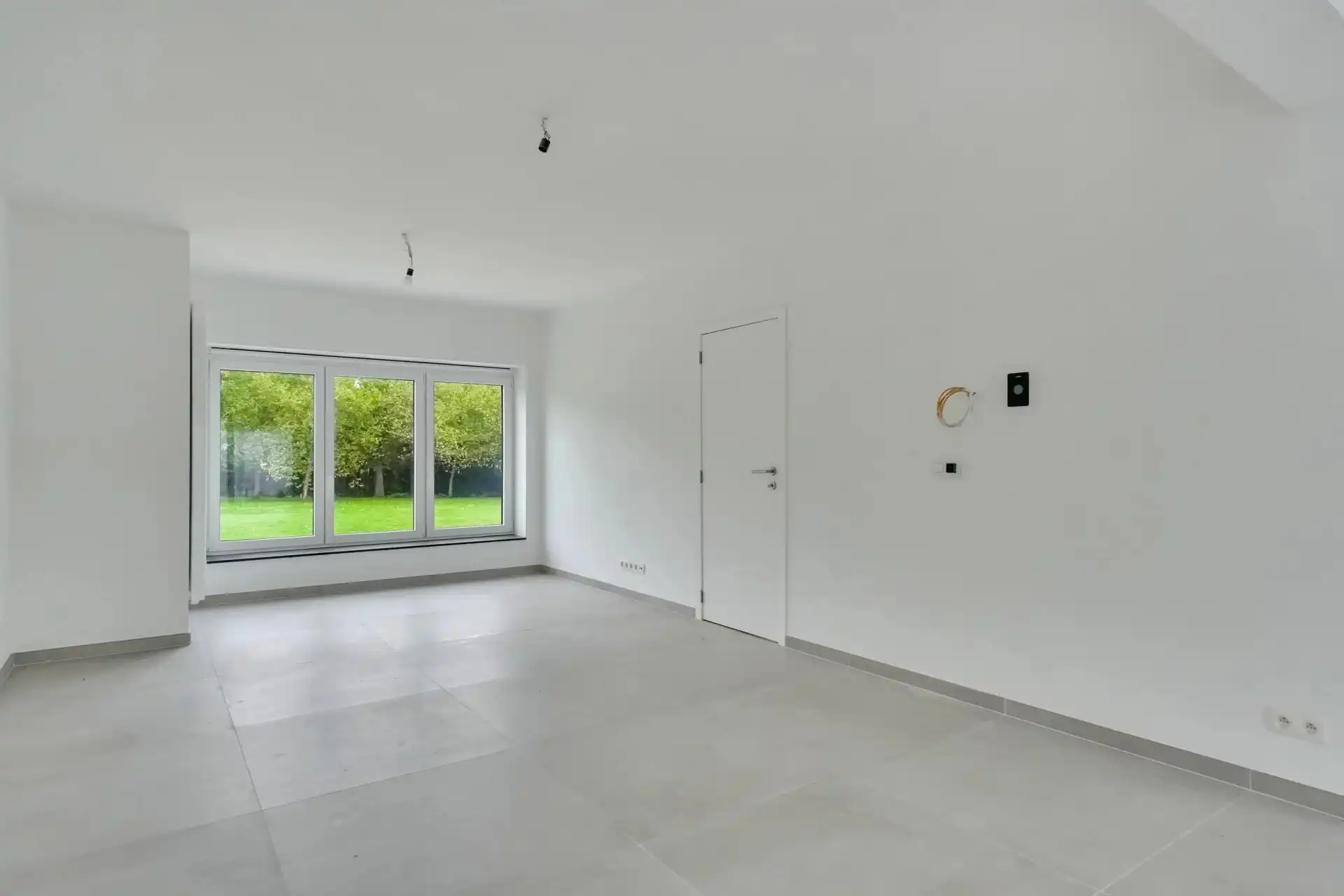 Eigentijdse woning met tuin in rustige omgeving foto 3